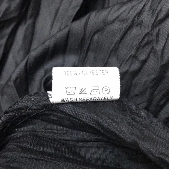 EUC Banana USA Black Wrinkle-look satin coat - Picture 6 of 6